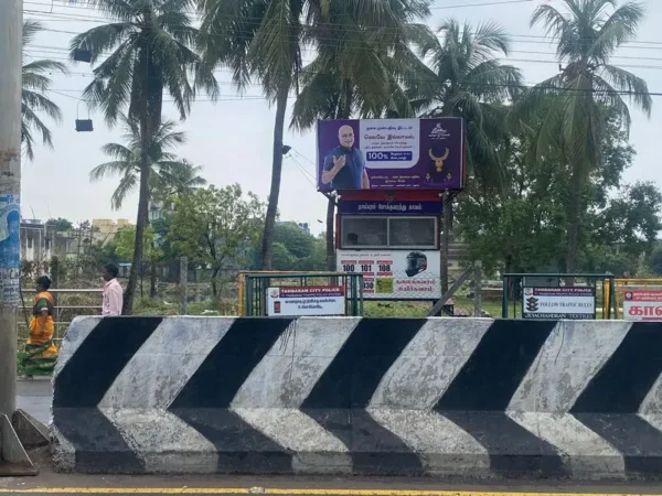 adinn outdoor kalyan jewellers police booth advertisement.